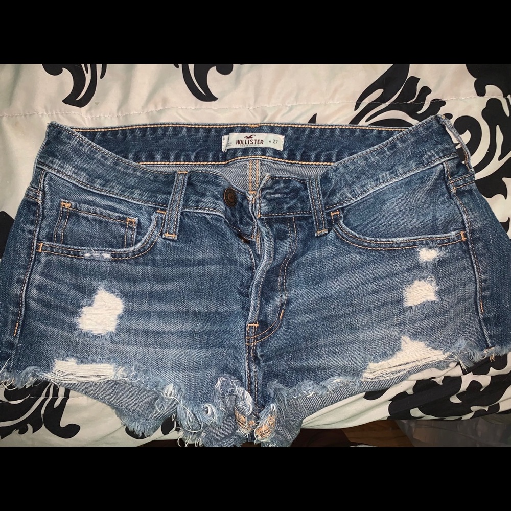 Hollister shorts!